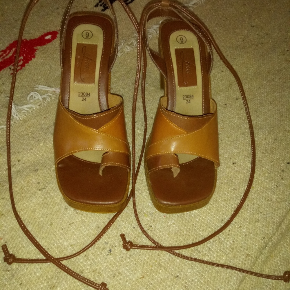 Sandals - Picture 2 of 4